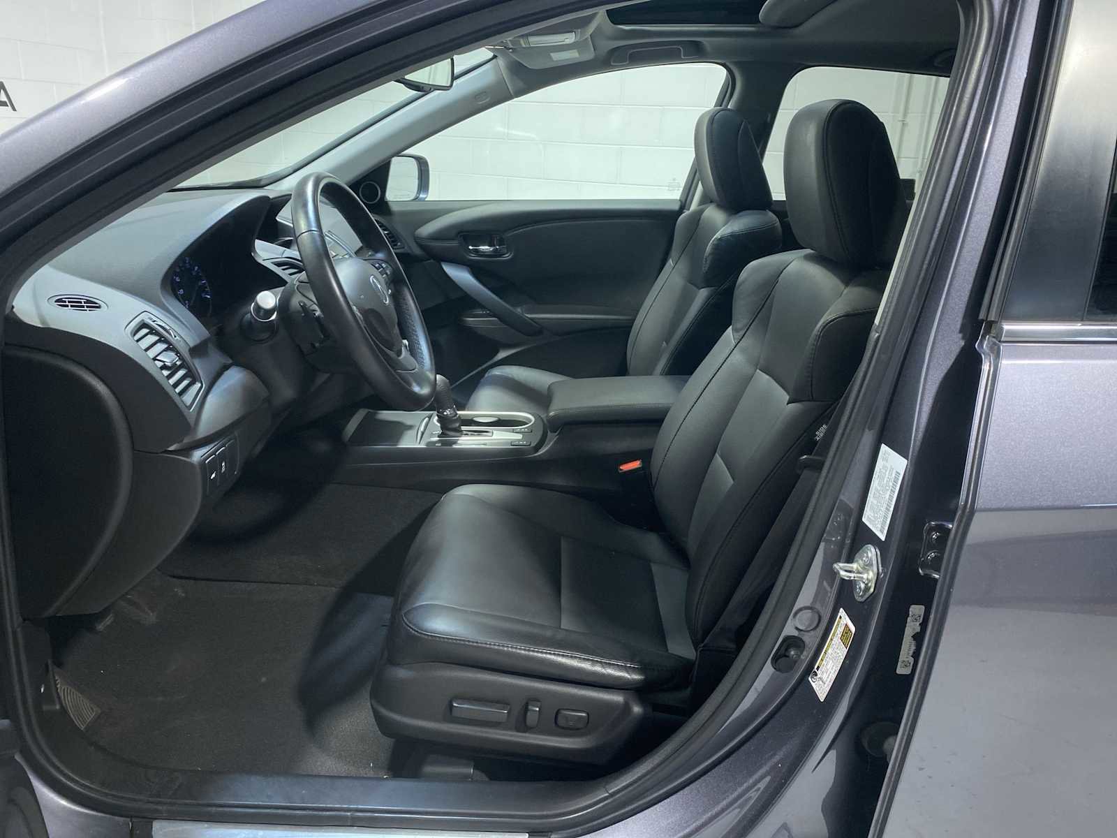 Used 2018 Acura RDX AWD image 2