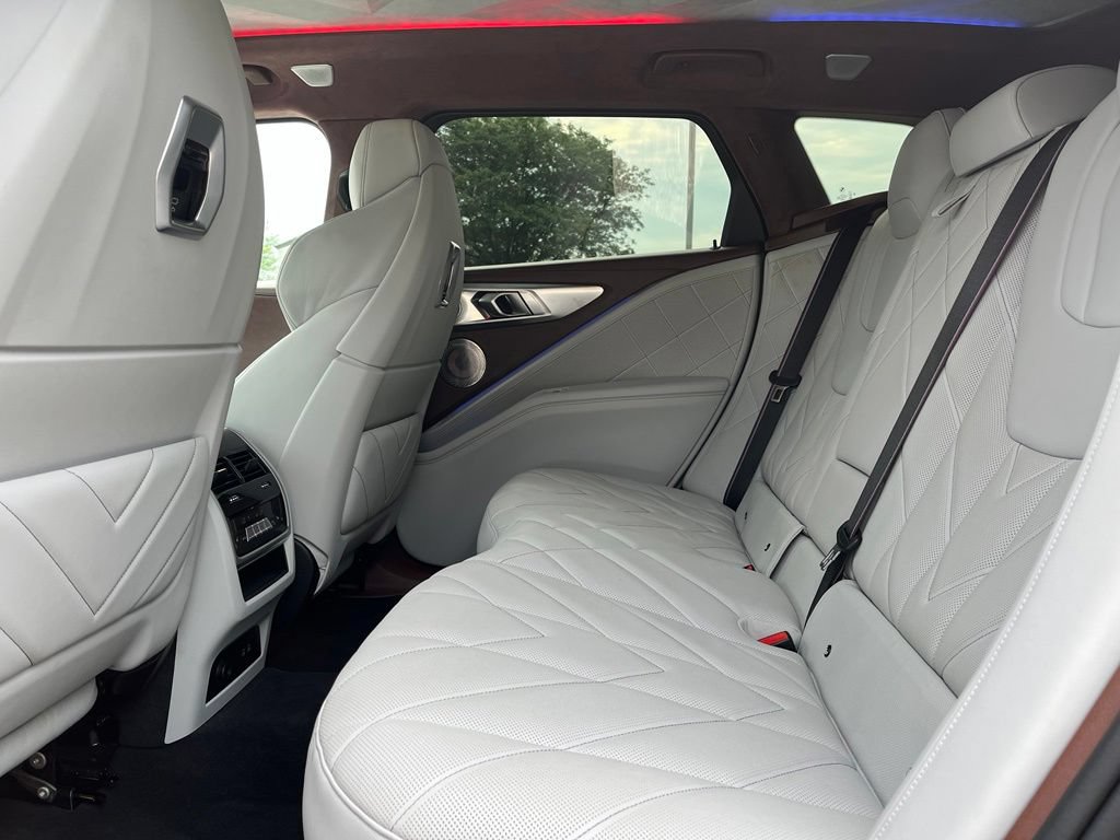 Used 2023 BMW XM AWD/4WD image 22
