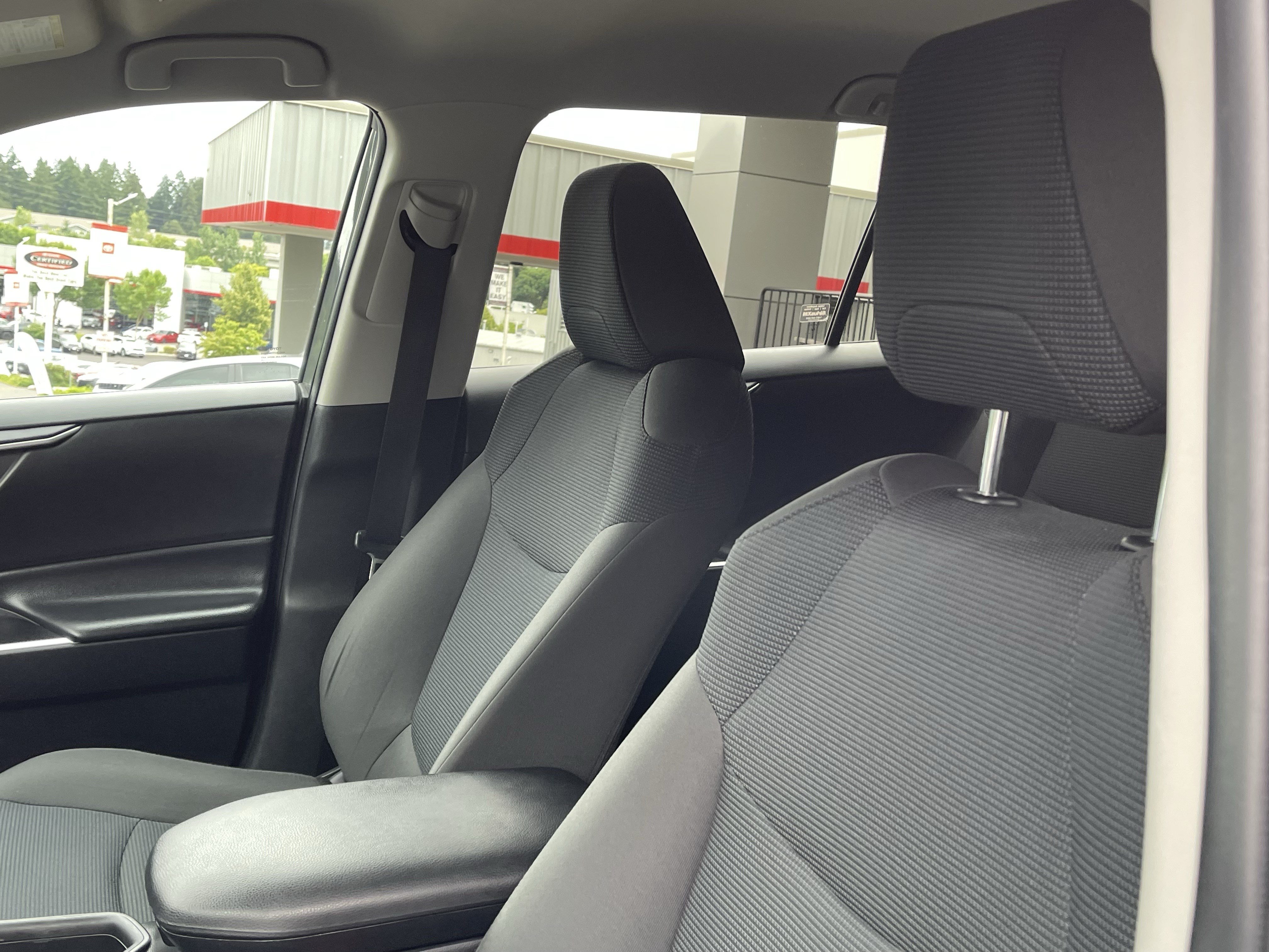 Certified 2024 Toyota RAV4 LE AWD/4WD image 17