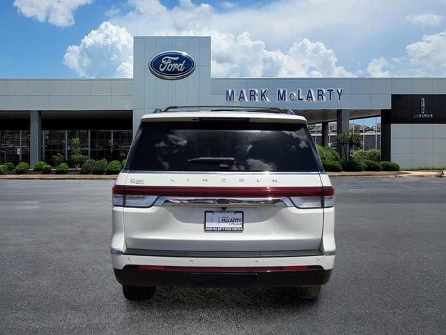 Used 2024 Lincoln Navigator Reserve AWD/4WD image 4