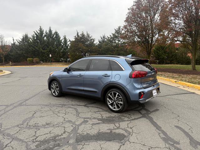 Used 2022 Kia Niro Touring Special Edition image 3