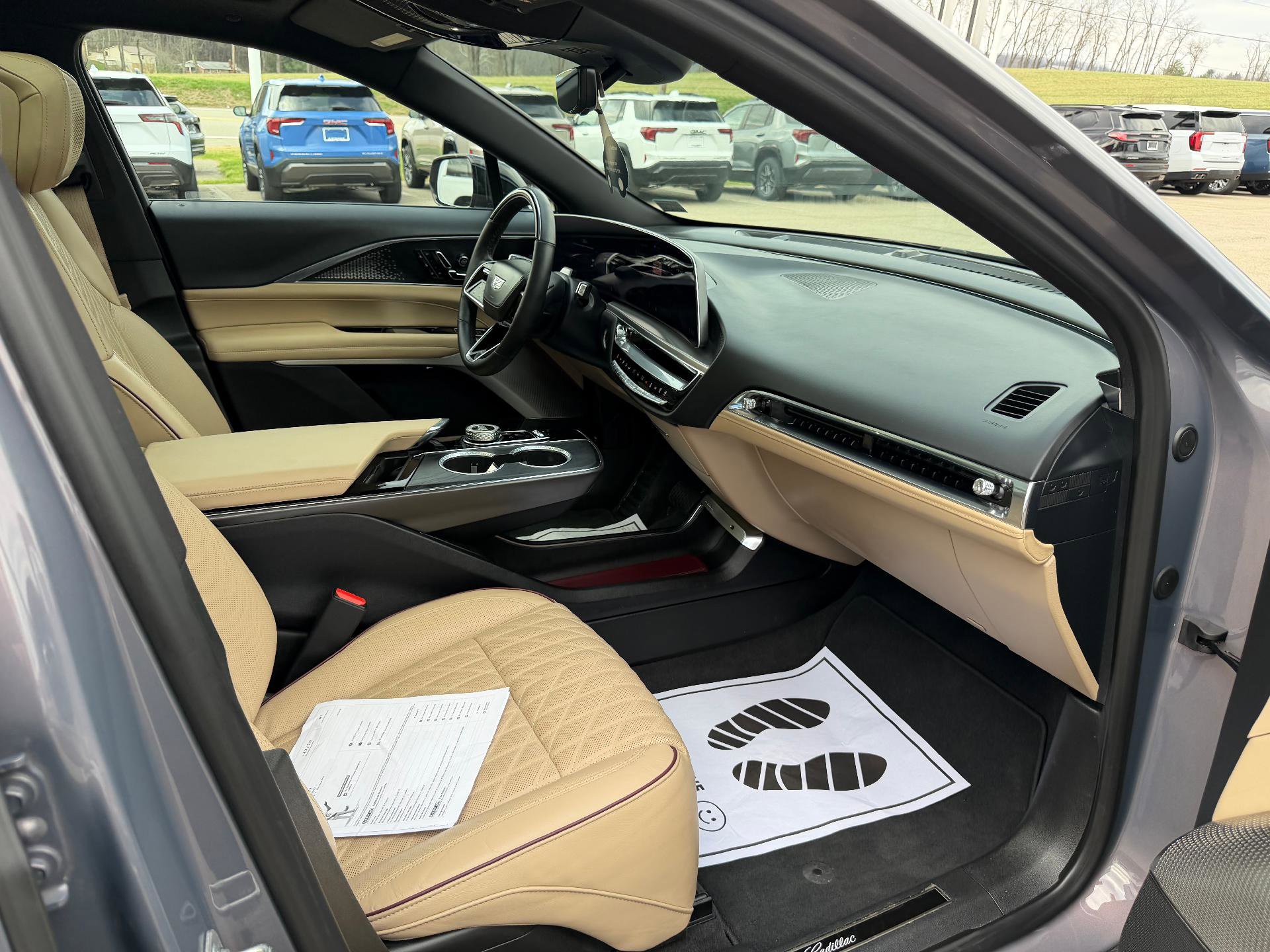 Certified 2024 Cadillac Lyriq Luxury w/ Nappa Leather Package image 37