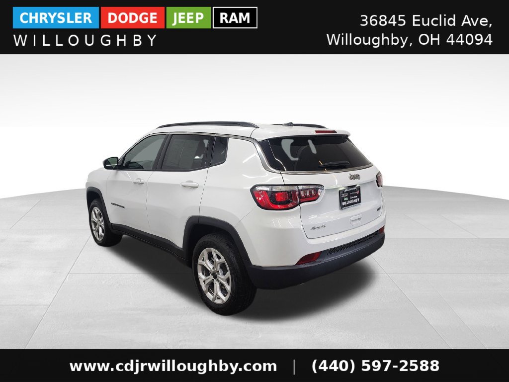Used 2025 Jeep Compass Latitude AWD/4WD image 7
