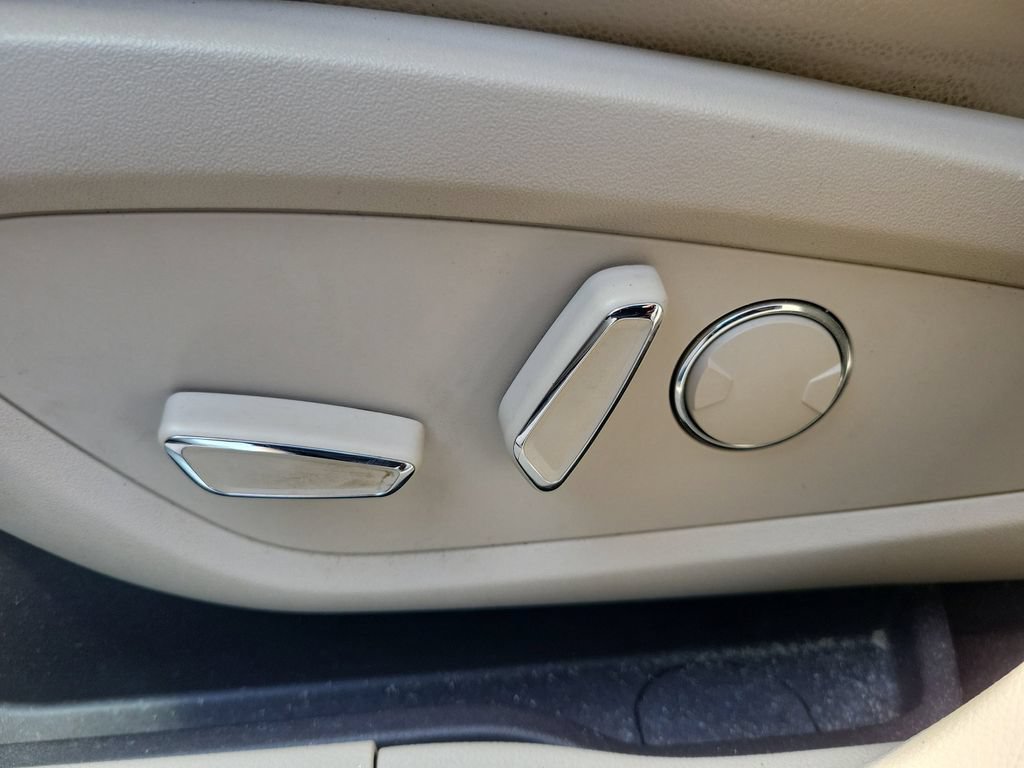 Used 2017 Lincoln MKC Premiere FWD image 12