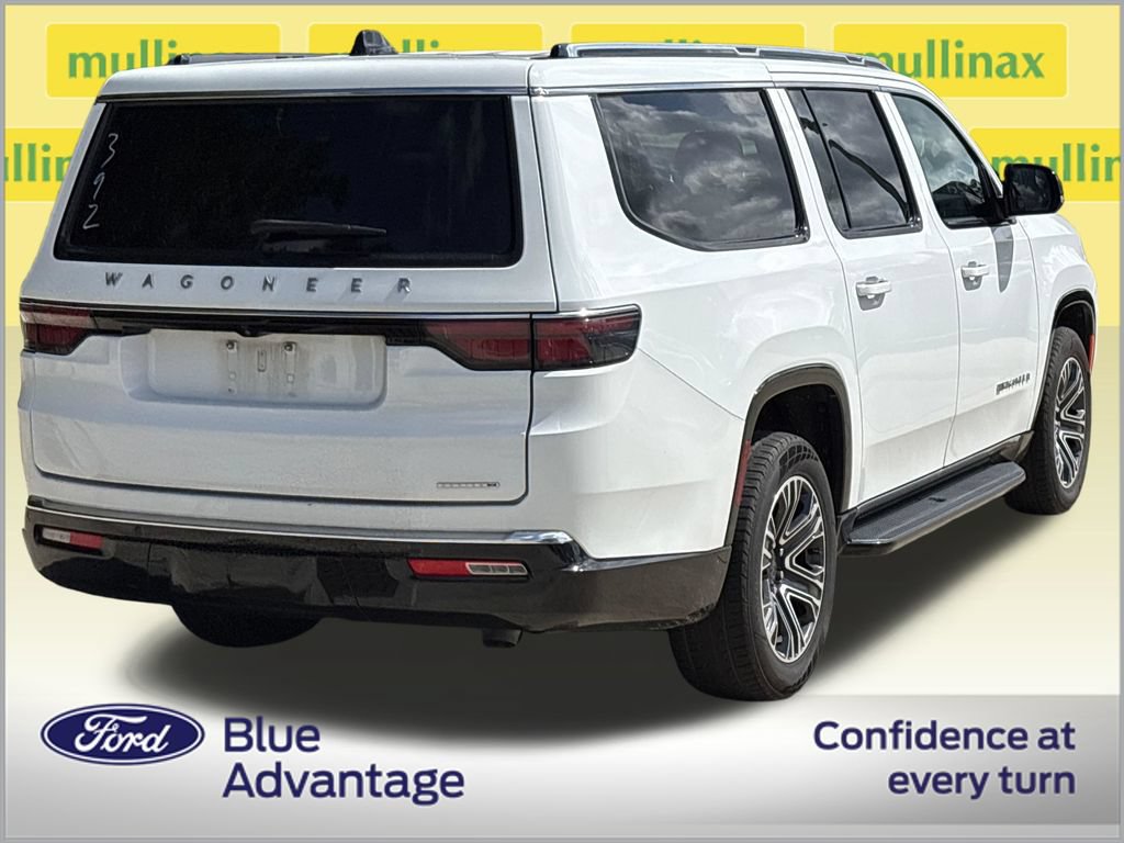 Used 2024 Jeep Wagoneer L Series II w/ Flexible Seating Group RWD image 4
