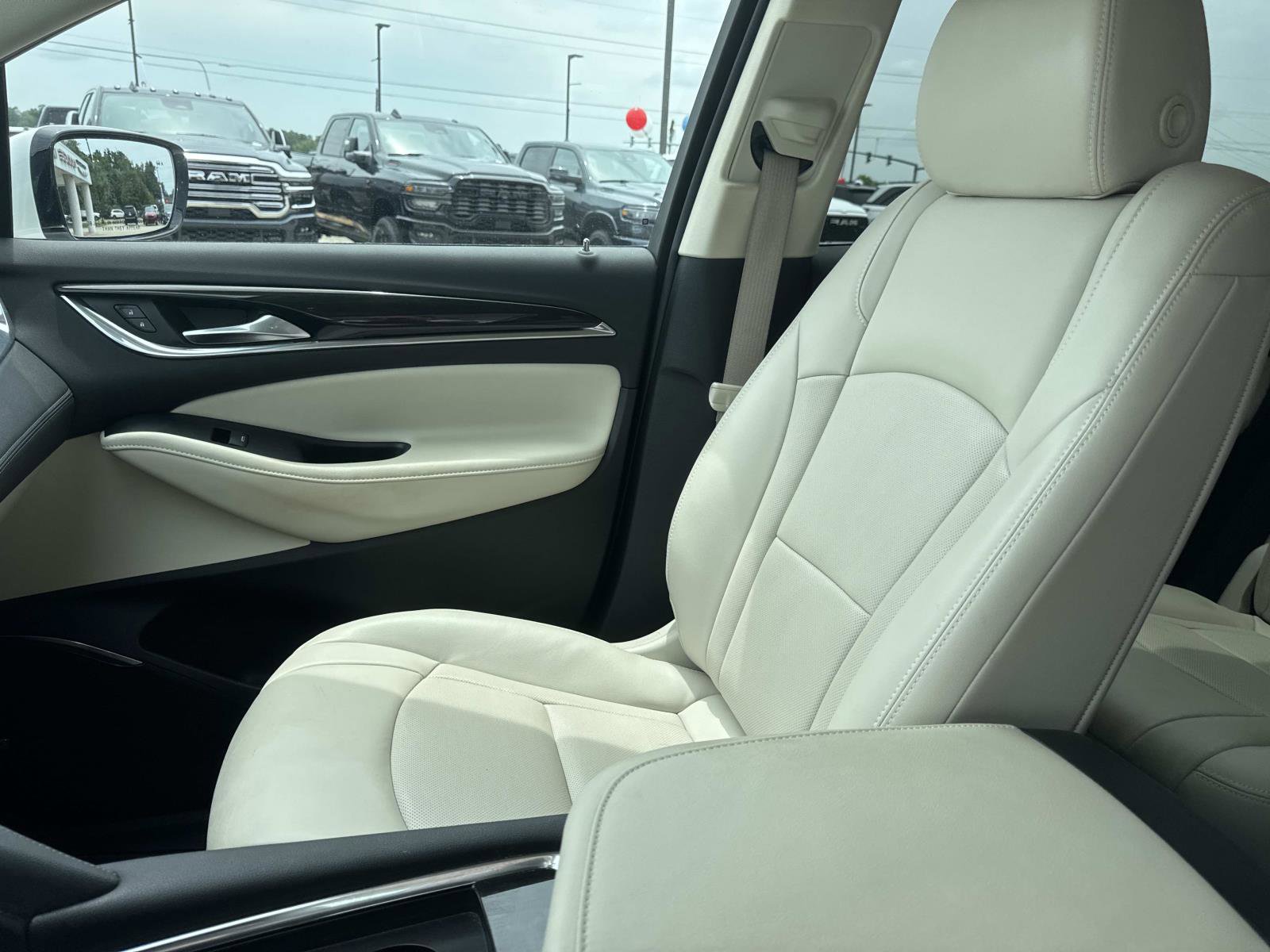 Used 2022 Buick Enclave Premium w/ Surround and Sites Package FWD image 15