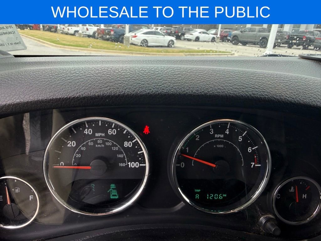 Used 2016 Jeep Wrangler Unlimited Sahara w/ Connectivity Group image 16