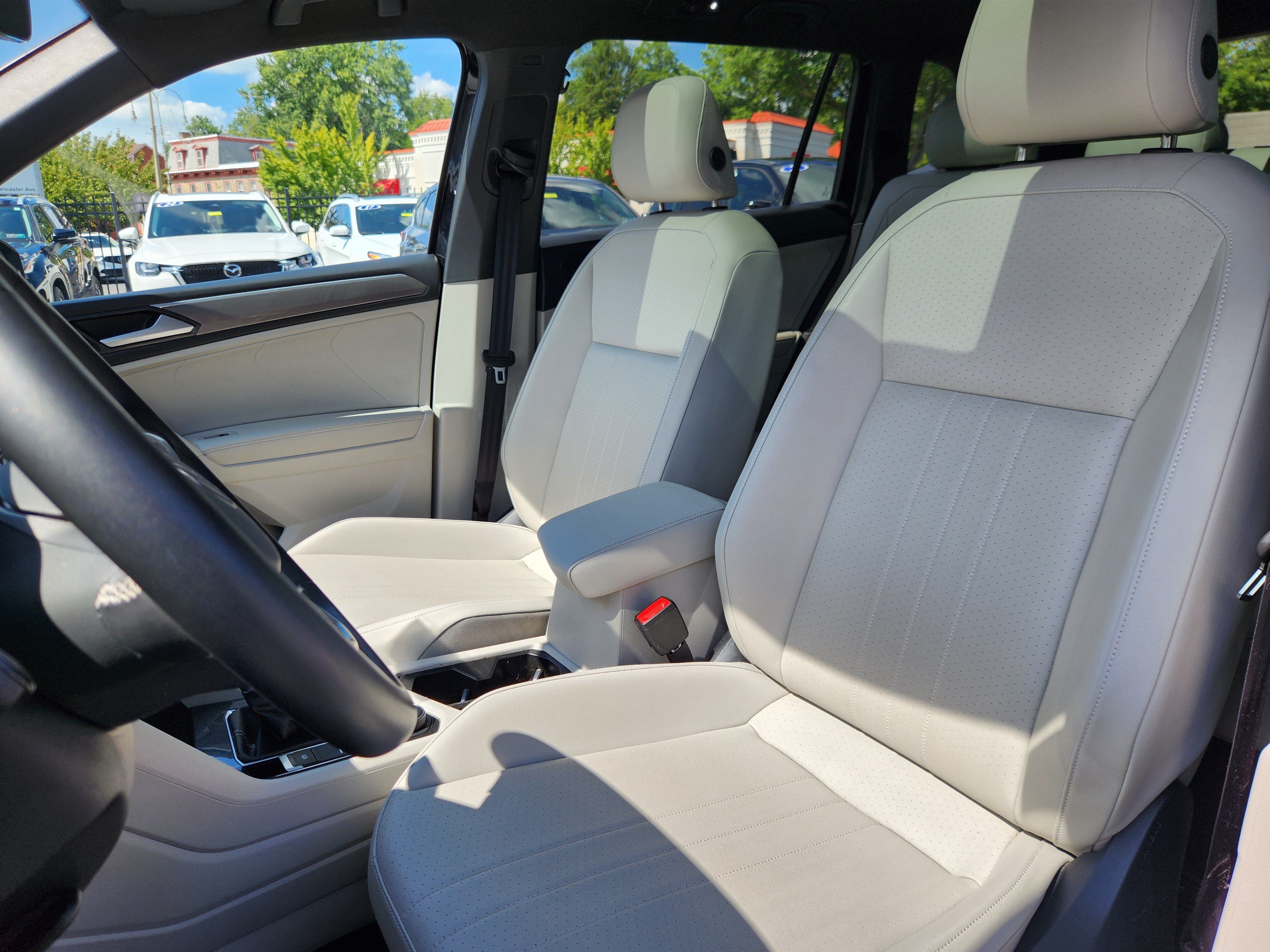 Certified 2023 Volkswagen Tiguan SE R-Line AWD/4WD image 7