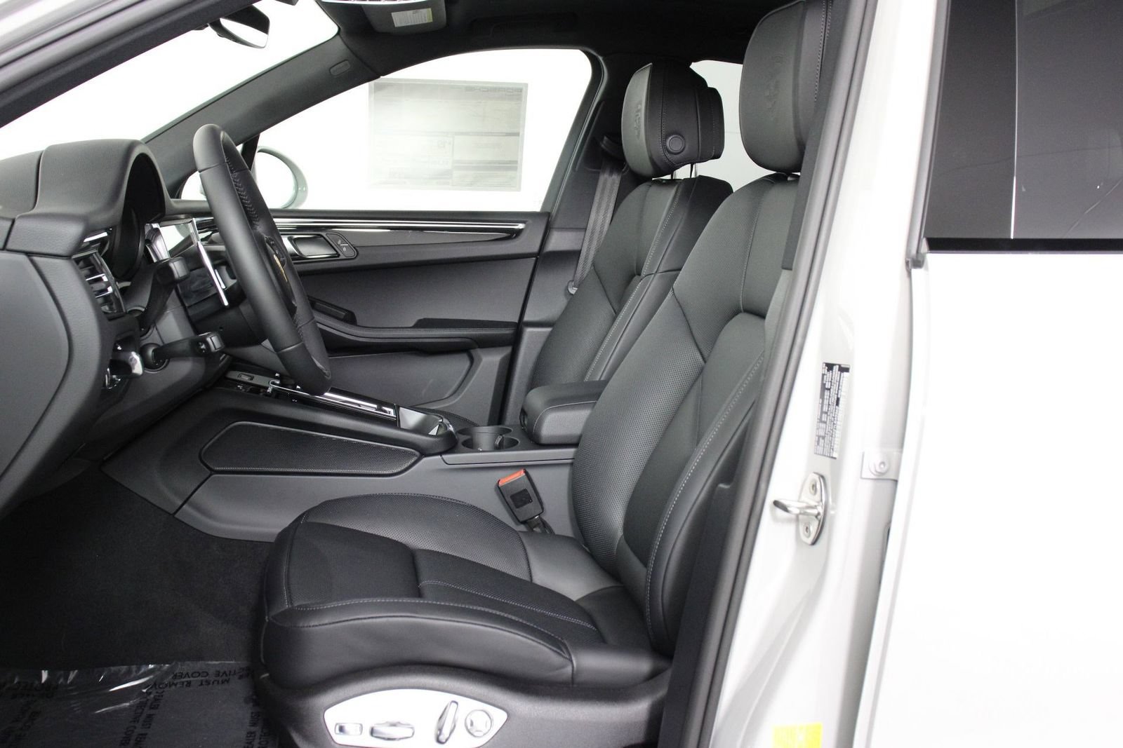 New 2026 Porsche Macan S AWD/4WD image 5