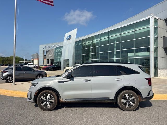 Used 2023 Kia Sorento EX w/ Panoramic Sunroof Package image 2