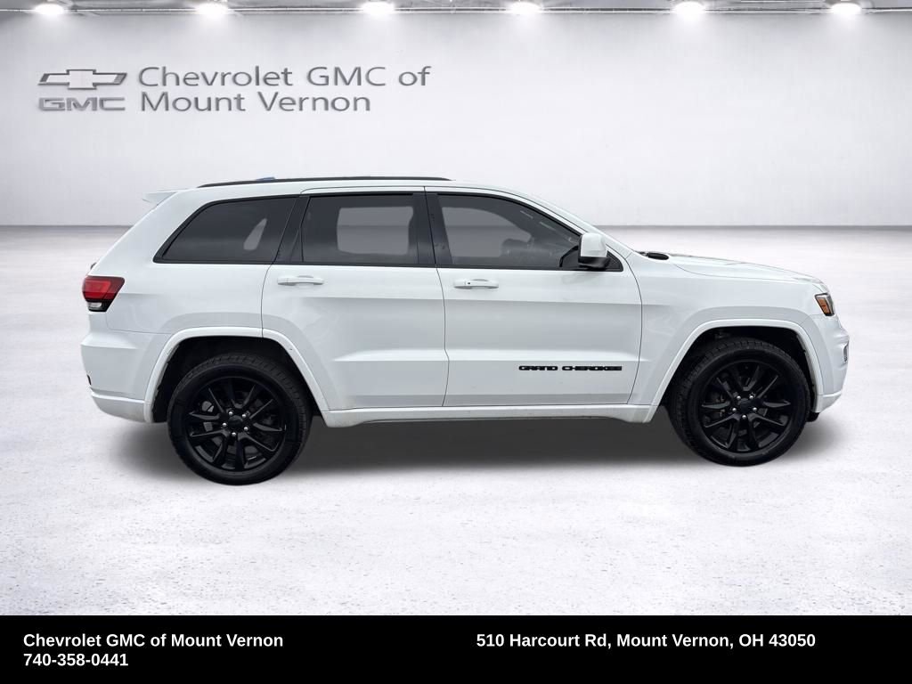 Used 2017 Jeep Grand Cherokee Altitude image 7