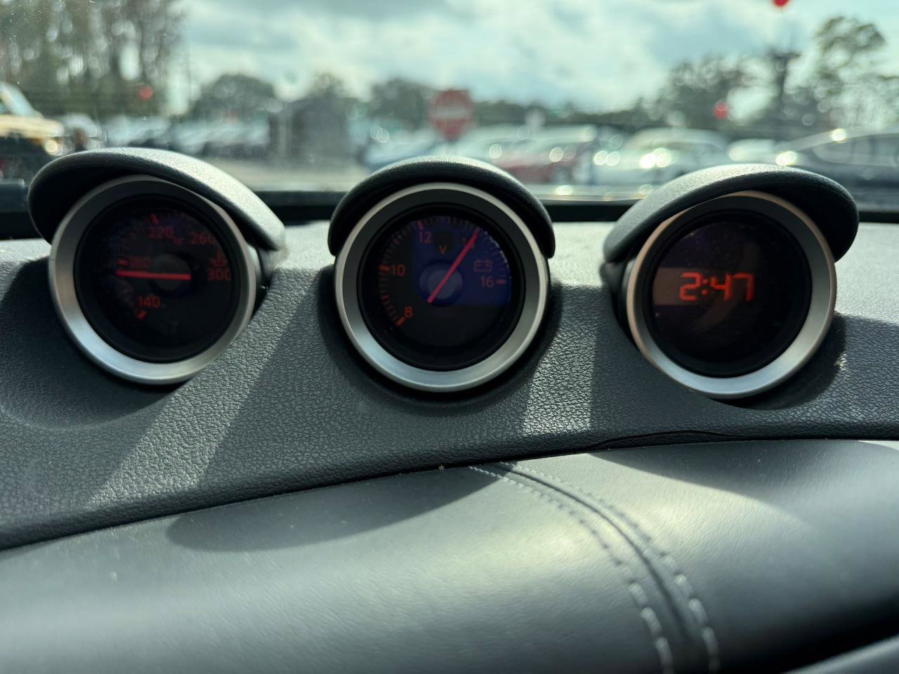 Used 2009 Nissan 370Z Touring image 31