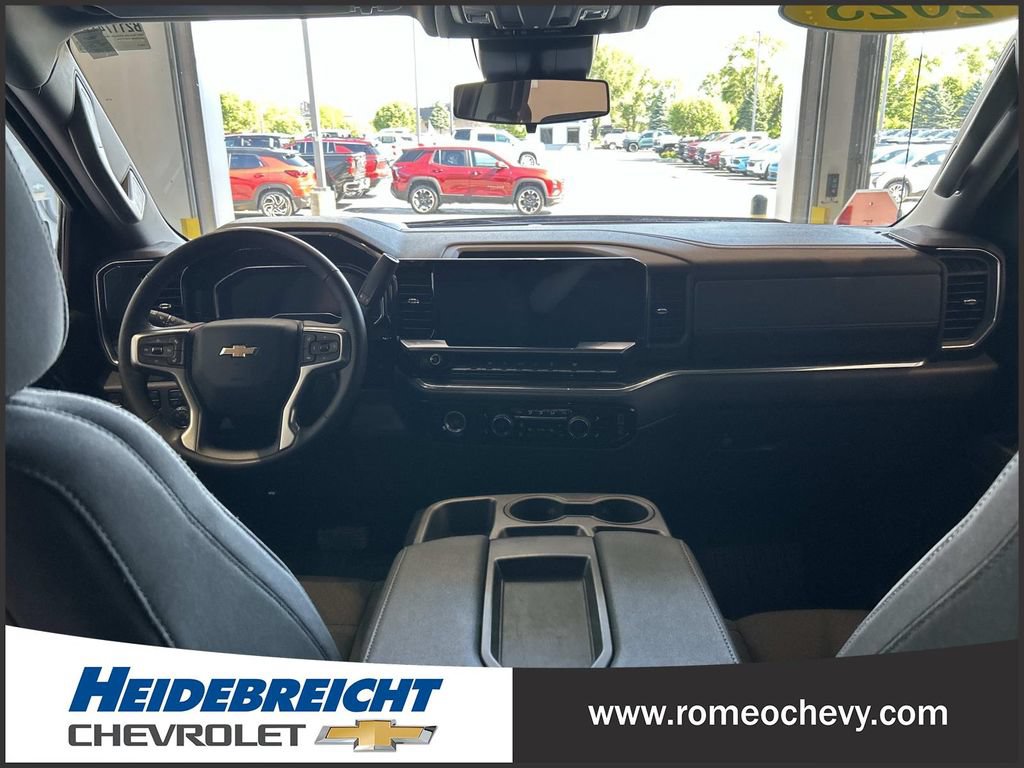 Used 2023 Chevrolet Silverado 1500 LT AWD/4WD image 16