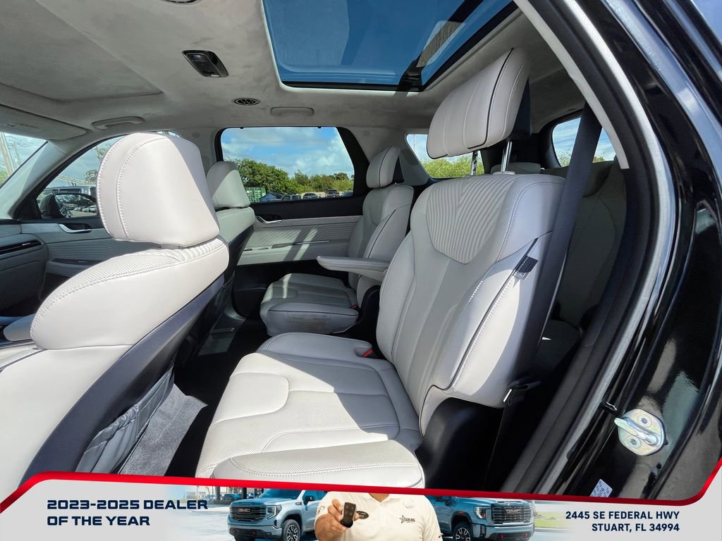 Used 2024 Hyundai Palisade Calligraphy image 12