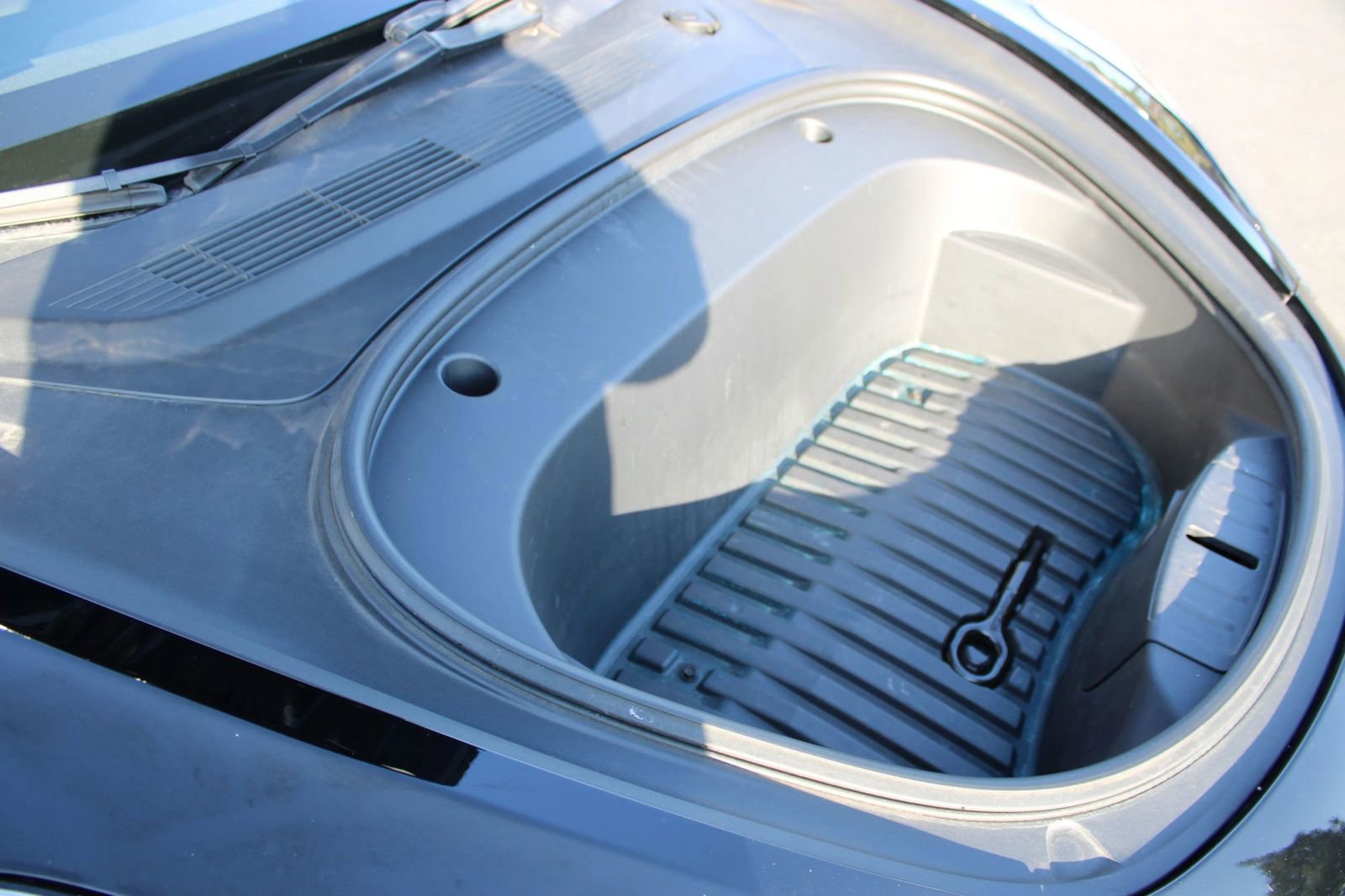 Used 2022 Tesla Model 3 Standard Range image 32