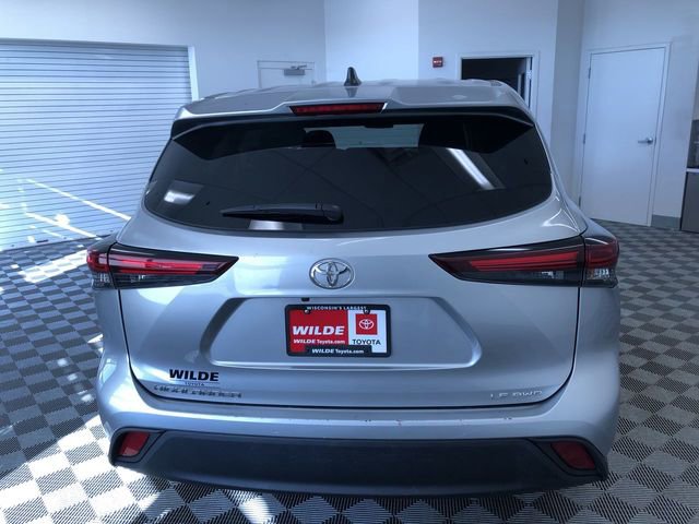 Used 2024 Toyota Highlander LE image 15
