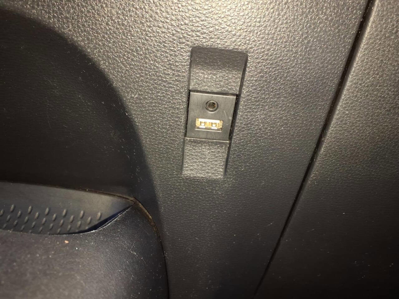 Used 2020 Toyota Corolla L image 19