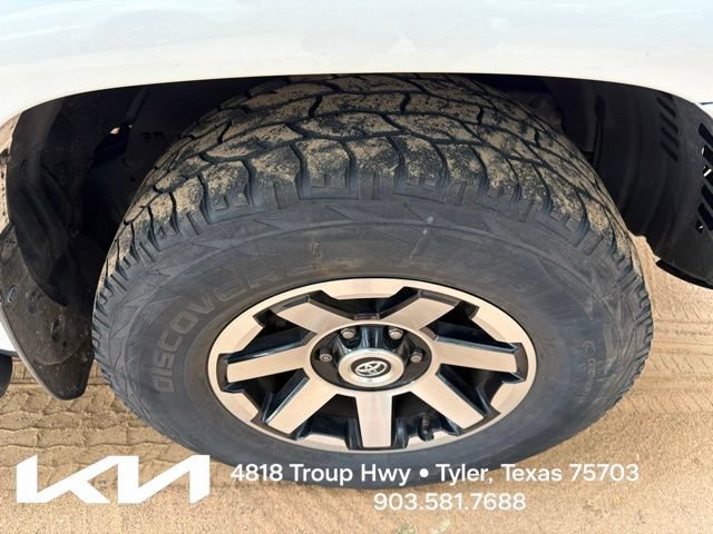 Used 2017 Toyota 4Runner TRD Off-Road Premium AWD/4WD image 13