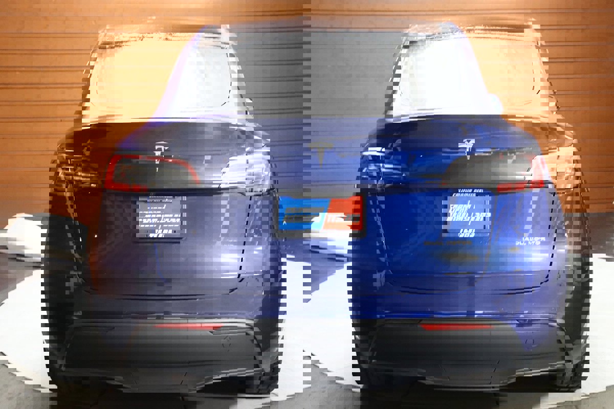 Used 2024 Tesla Model Y Long Range image 11