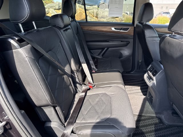 Used 2024 Volkswagen Atlas SE AWD/4WD image 14