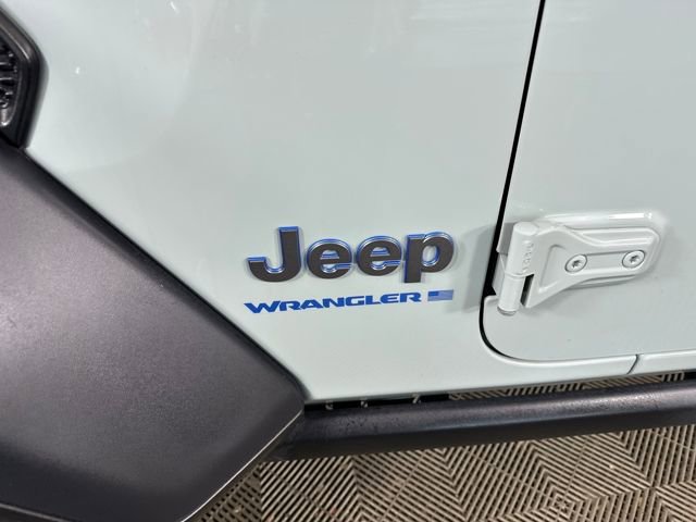 Used 2024 Jeep Wrangler Unlimited image 10