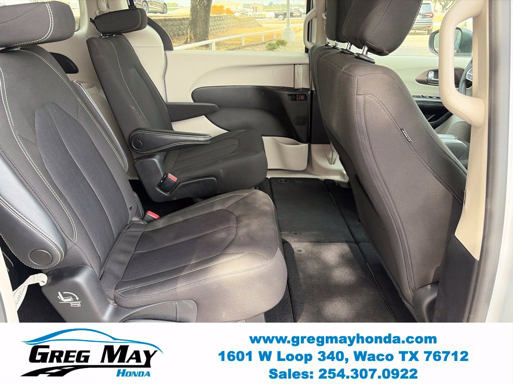 Used 2023 Chrysler Voyager LX FWD image 14