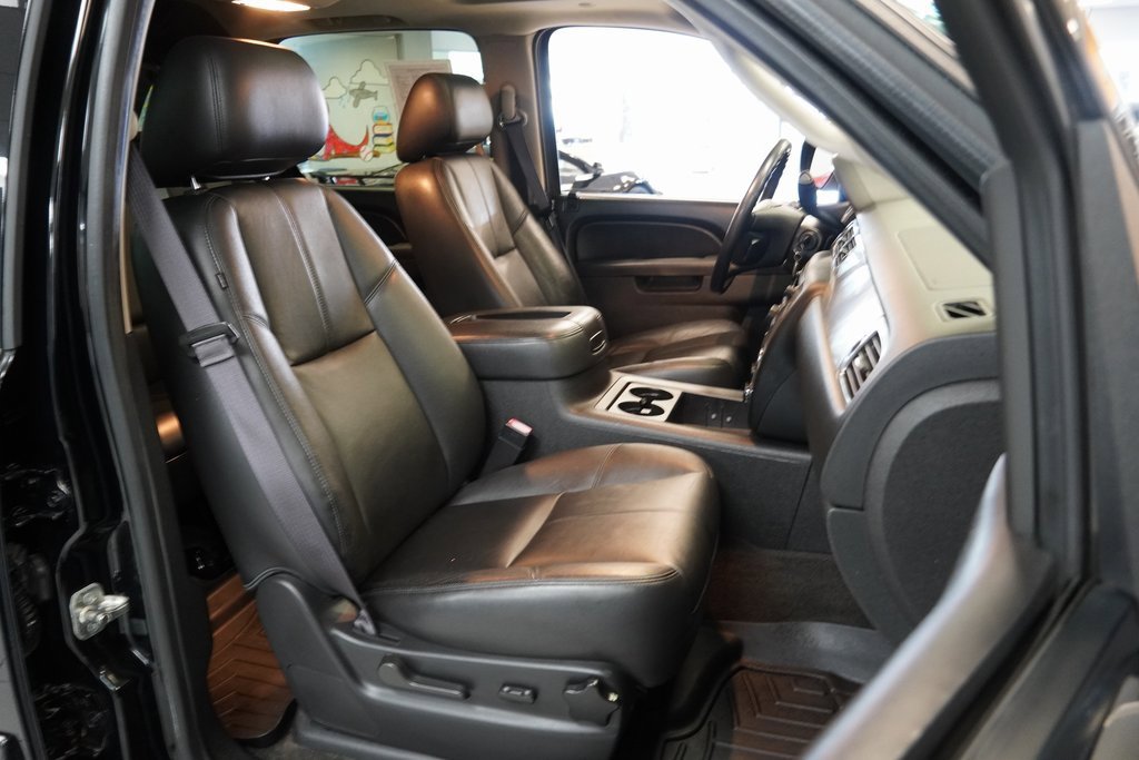 Used 2013 Chevrolet Avalanche LT w/ Suspension Package, Off-Road image 33