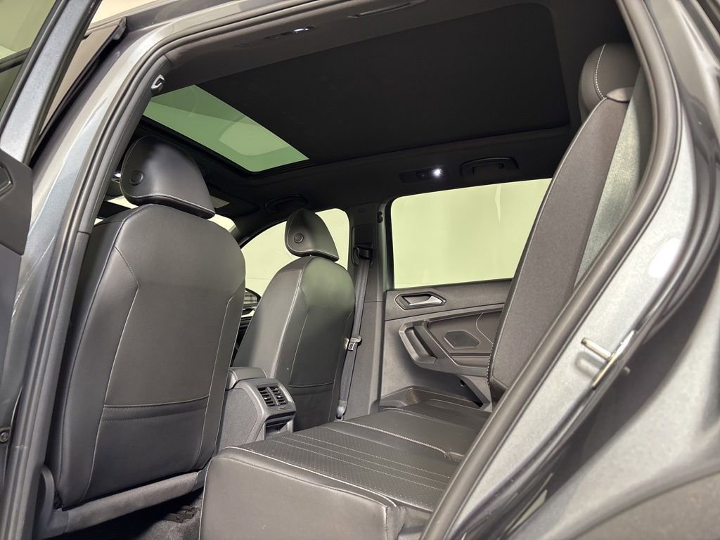 Used 2023 Volkswagen Tiguan SE R-Line image 18