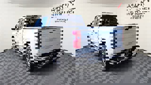 Used 2021 Chevrolet Silverado 1500 LT w/ Safety Package image 7