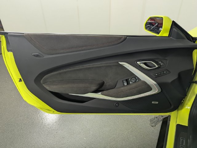 Used 2020 Chevrolet Camaro ZL1 RWD image 21