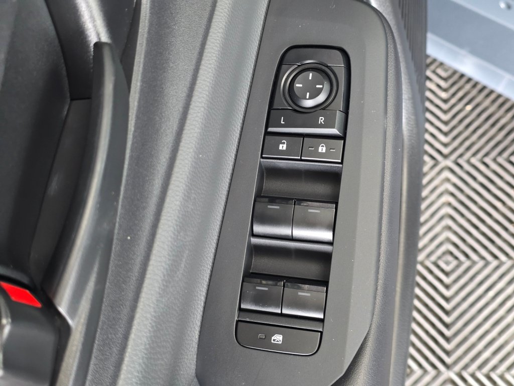 Used 2024 Toyota Prius LE FWD image 20