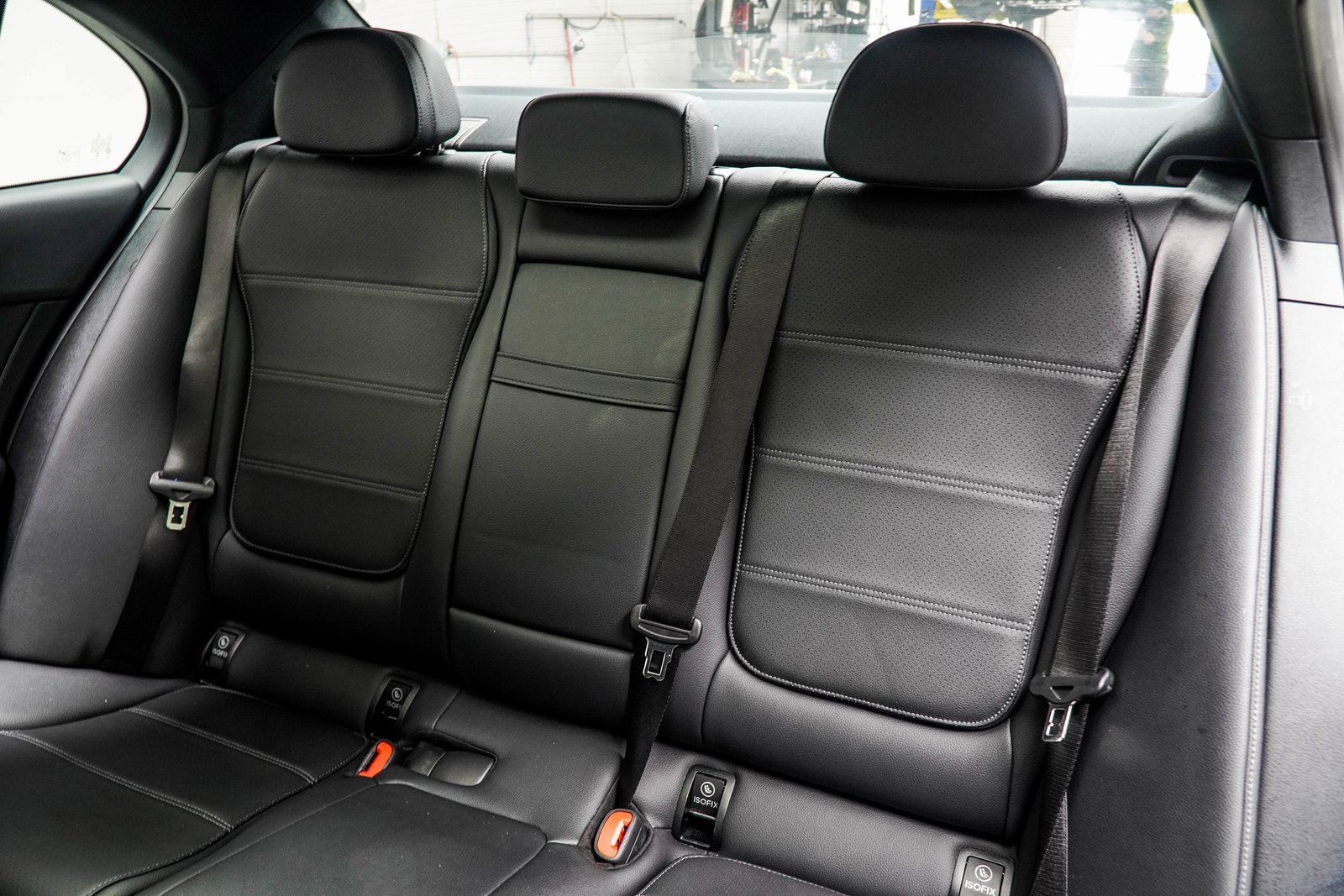 Used 2024 Mercedes-Benz C 300 Sedan image 37