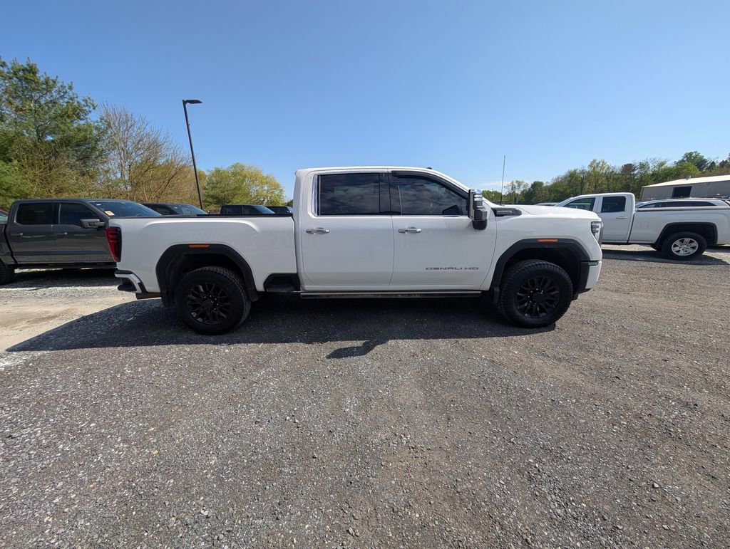 Used 2024 GMC Sierra 2500 Denali Ultimate AWD/4WD image 7