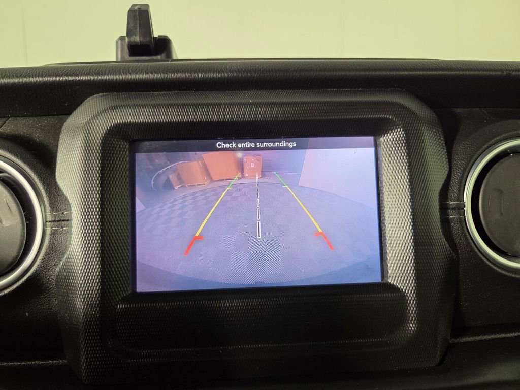 Used 2018 Jeep Wrangler Unlimited Sahara w/ Safety Group image 27