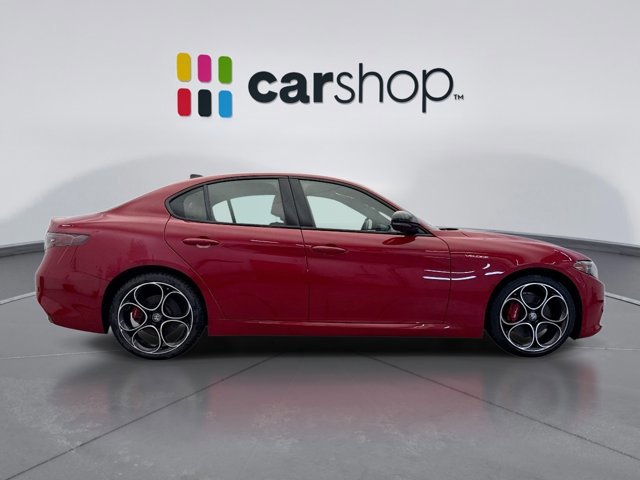 Used 2024 Alfa Romeo Giulia Veloce image 6