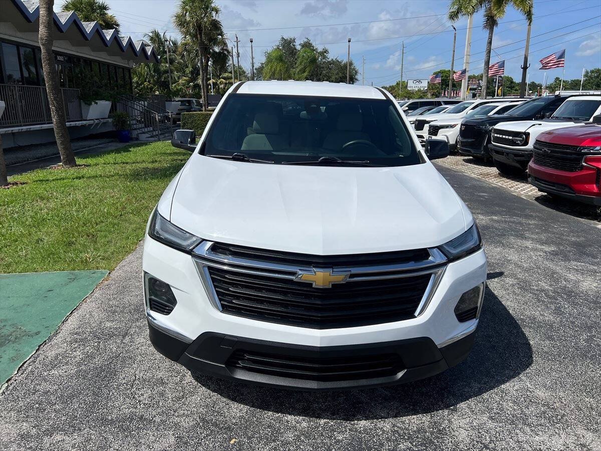 Used 2023 Chevrolet Traverse LS FWD image 3