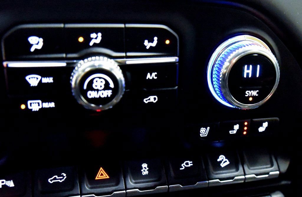 Used 2022 GMC Sierra 1500 AT4 w/ AT4 Premium Package image 26