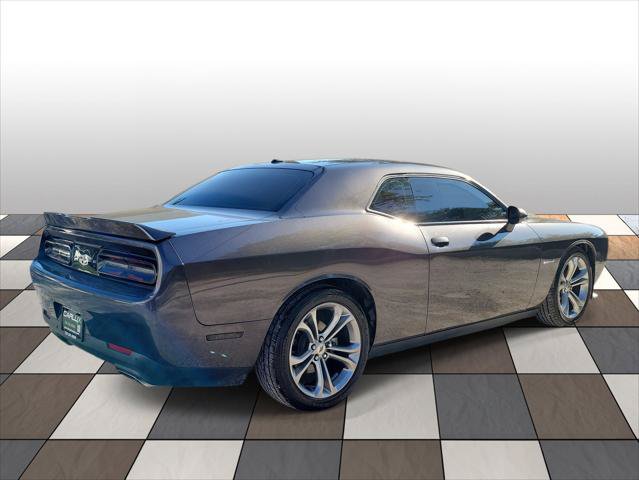 Used 2022 Dodge Challenger R/T RWD image 4