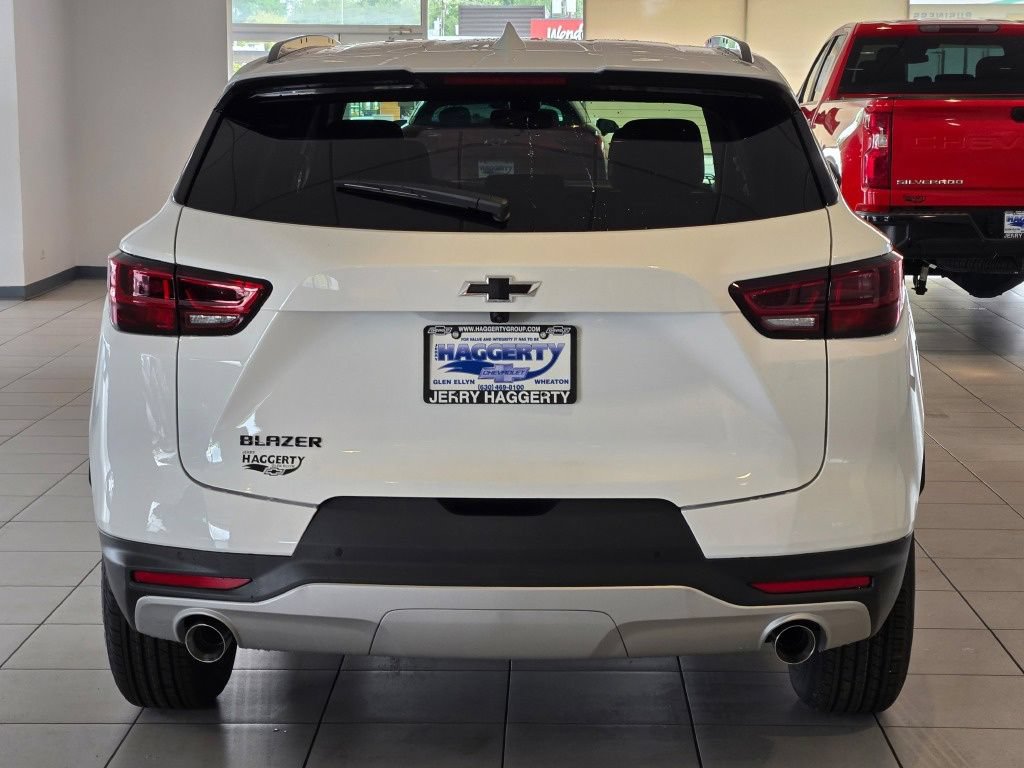 New 2026 Chevrolet Blazer LT w/ Midnight/Sport Edition FWD image 12