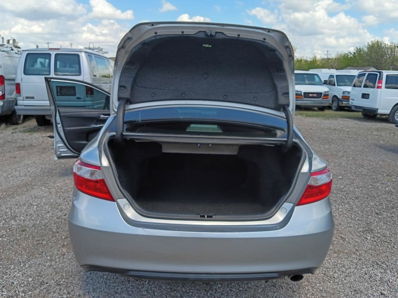 Used 2016 Toyota Camry SE FWD image 24