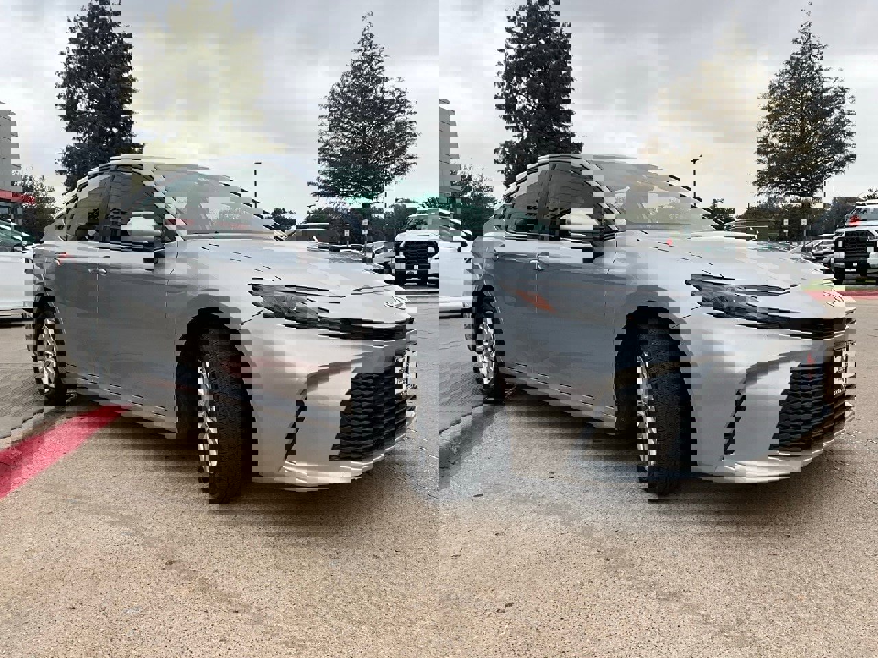 Used 2025 Toyota Camry LE image 5