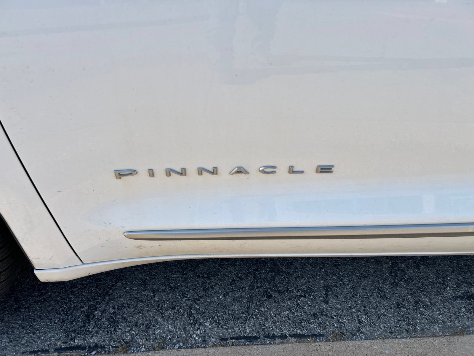 Used 2022 Chrysler Pacifica Pinnacle AWD/4WD image 9