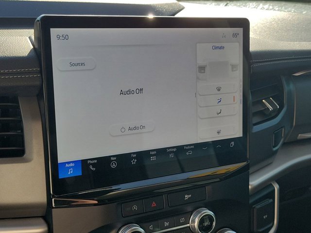 Used 2023 Ford Expedition XLT image 24