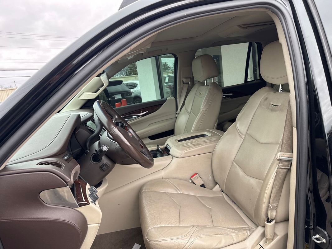 Used 2015 Cadillac Escalade Premium image 4