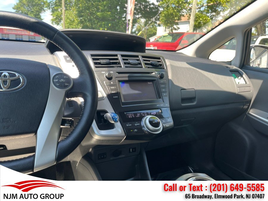 Used 2014 Toyota Prius V Five FWD image 40