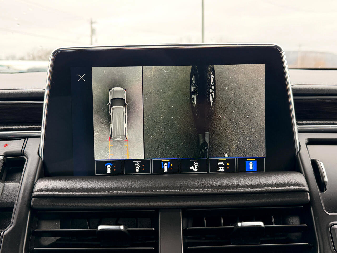 Used 2024 Chevrolet Tahoe Z71 image 25