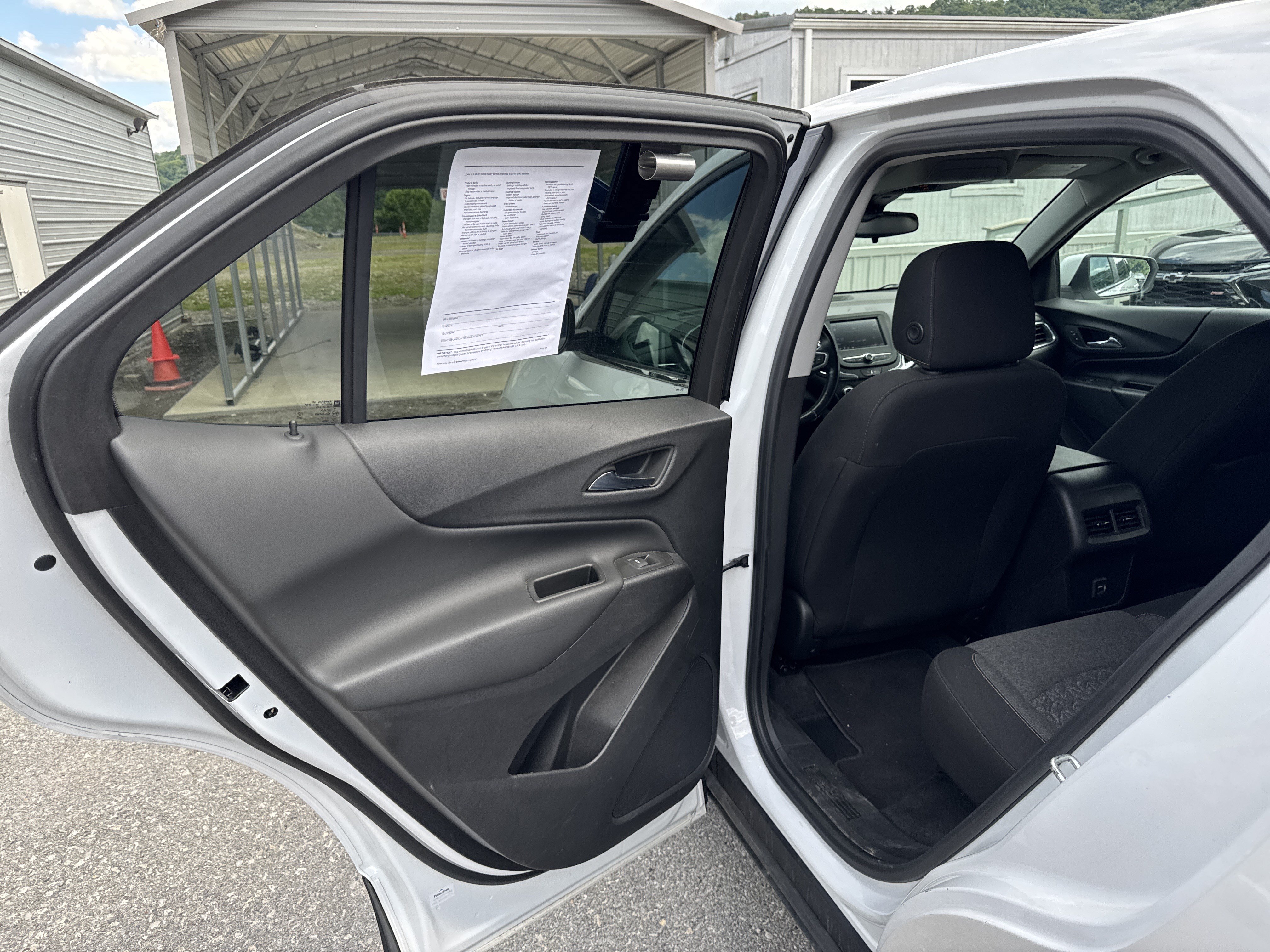 Used 2022 Chevrolet Equinox LT FWD image 17