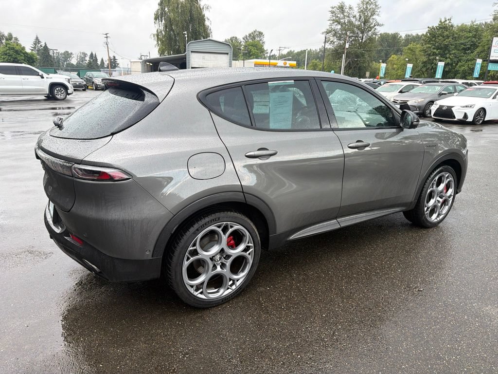 Used 2024 Alfa Romeo Tonale Veloce AWD/4WD image 6