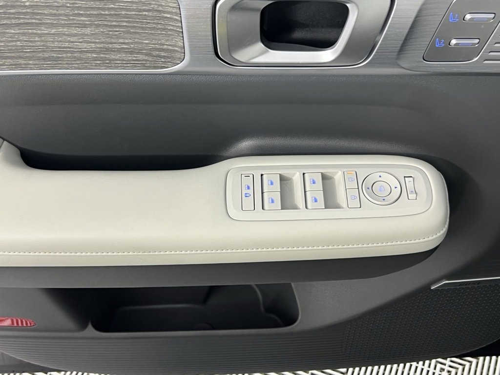 Used 2024 Hyundai Santa Fe Limited image 29