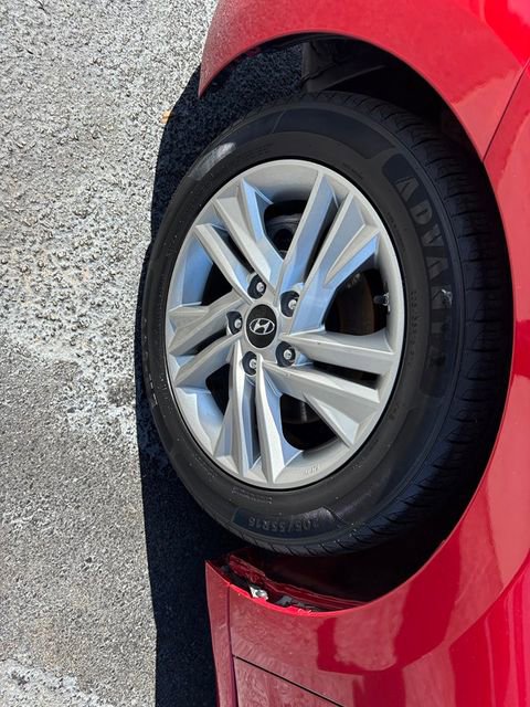 Used 2020 Hyundai Elantra SEL image 3